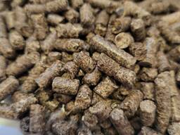 Buckwheat husk fuel pellets