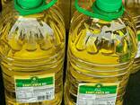 Golden sunflower oil with balanced fatty acids ideal for health focused cooking and nutrit - фото 1